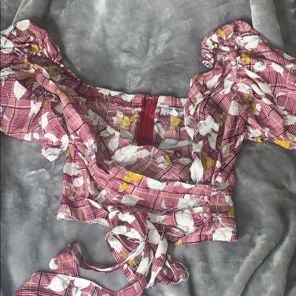 Fashion Nova crop top off the shoulder shirt